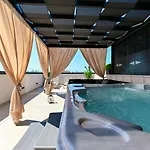 An & Lu With Rooftop Jacuzzi Zadar