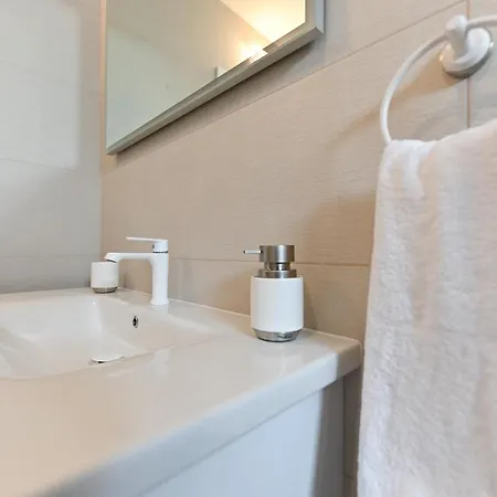 Apartment An & Lu With Rooftop Jacuzzi Zadar