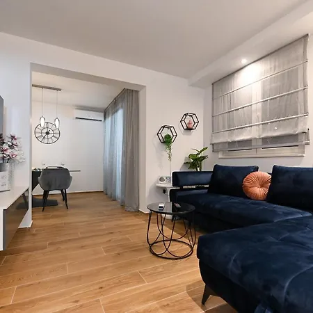 An & Lu With Rooftop Jacuzzi * Задар