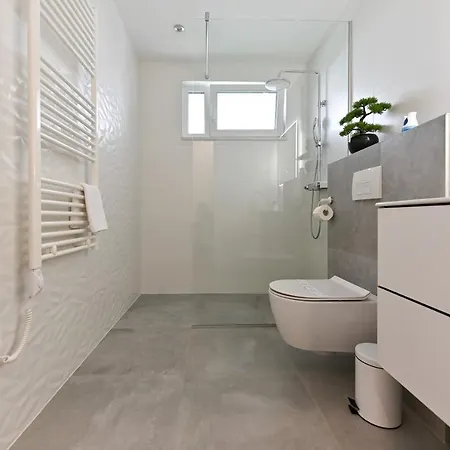 Διαμέρισμα An & Lu With Rooftop Jacuzzi Ζαντάρ