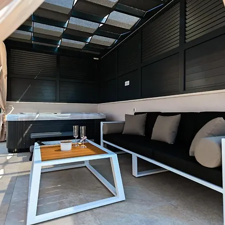 An & Lu With Rooftop Jacuzzi