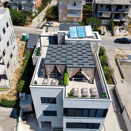 An & Lu With Rooftop Jacuzzi Ζαντάρ