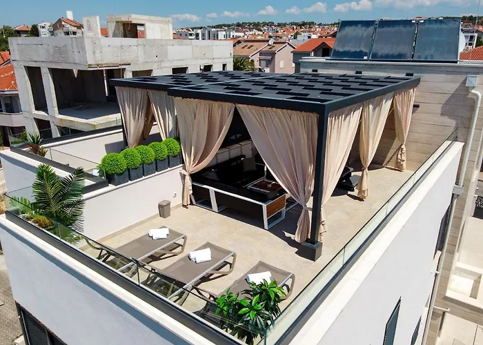 An & Lu With Rooftop Jacuzzi Apartman Zára