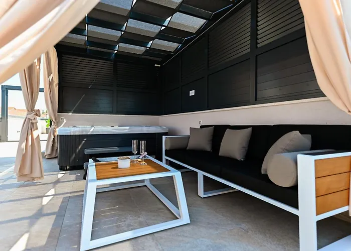 An & Lu With Rooftop Jacuzzi