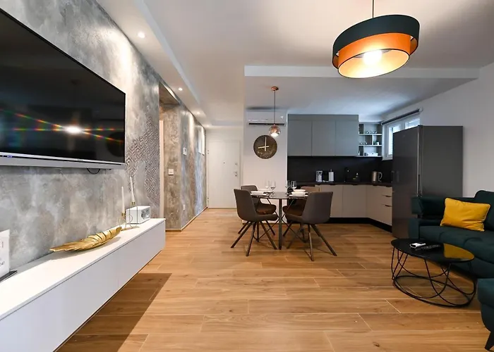 An & Lu With Rooftop Jacuzzi Apartman