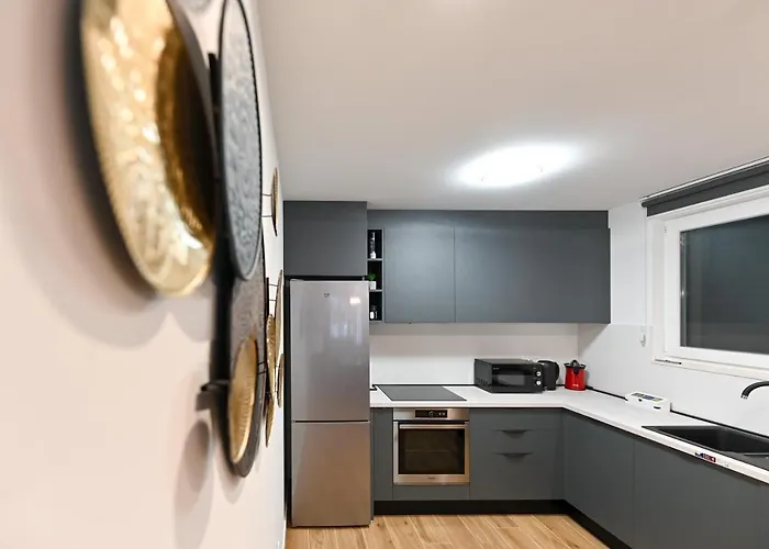 An & Lu With Rooftop Jacuzzi Apartman Zára